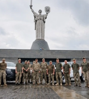 «Метінвест» передав позашляховики бойовим бригадам на Запорізький напрямок