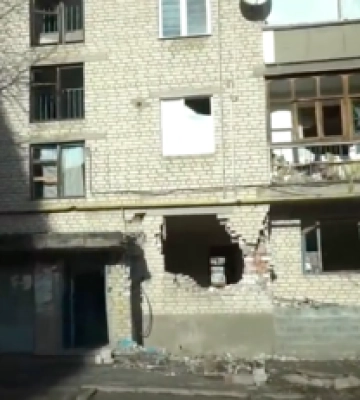 Люди выживают в 4 километрах от врага: видеорепортаж из Бахмута