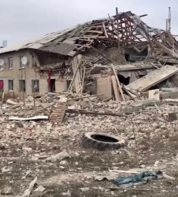 Ракета вдарила в житлову двоповерхівку: відео з Козачої Лопані