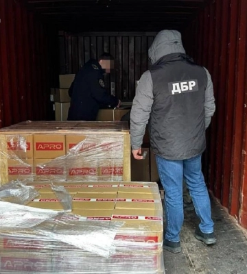 ДБР виявило на рівненській митниці російську контрабанду