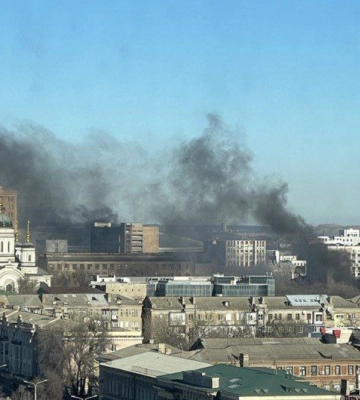 Центр Донецка снова под обстрелом, начались пожары