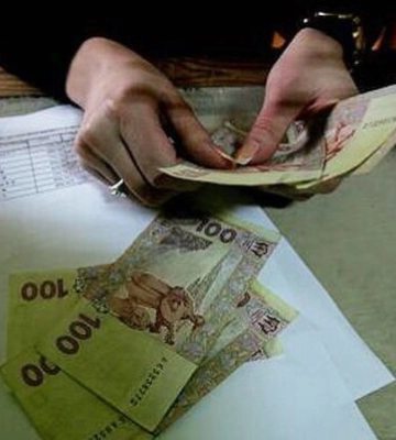 Жители ряда регионов могут получить 2200 грн от американских благотворителей: как оформить выплаты