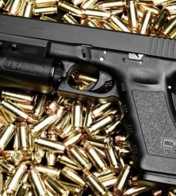 У Запоріжжі затримали хлопця, який перевозив у своєму авто зброю