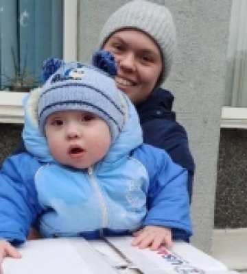 На Рівненщині дітям-переселенцям почали видавати комплекти зимового одягу