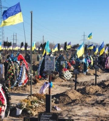 Посол Франції вшанував пам’ять загиблих українських воїнів на цвинтарі у Дніпрі