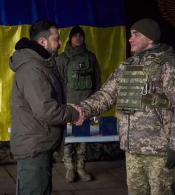 &quot;Сьогодні час ЗСУ&quot;: Зеленський на передовій нагородив захисників
