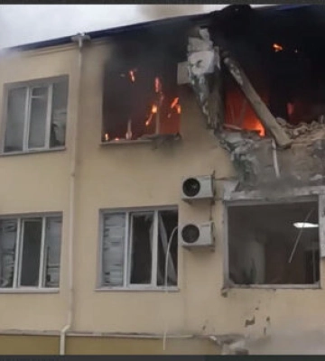 Рашисти завдали удару по Херсону, влучання у будівлю водоканалу та житлові будинки, є загиблий, - ОВА. ВIДЕО