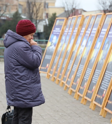36 портретів Героїв у центрі міста: в Ужгороді вшанували загиблих  захисників