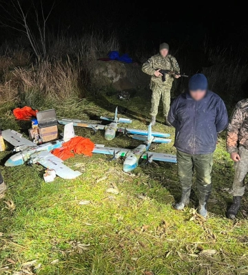 На Закарпатті перехопили три безпілотники, якими контрабандисти перепраляли сигарети (ФОТО, ВІДЕО)