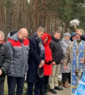У Вараші молились за українських воїнів і місцевих Героїв