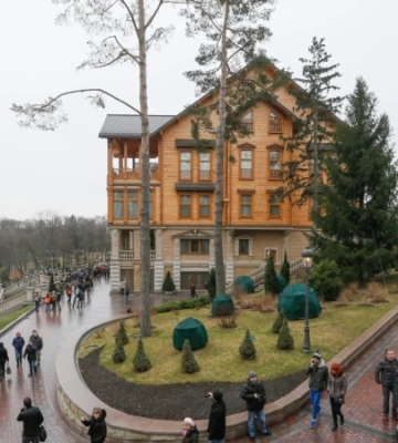 НАБУ і САП передали до суду справу проти Януковича і сина щодо «Межигірʼя»