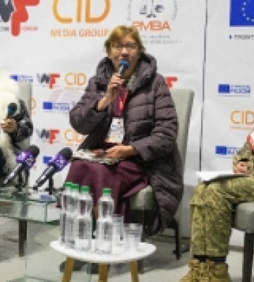 «Ми робимо сувеніри з осколків снарядів»: як українським медіа вдається допомагати ЗСУ. ФОТО