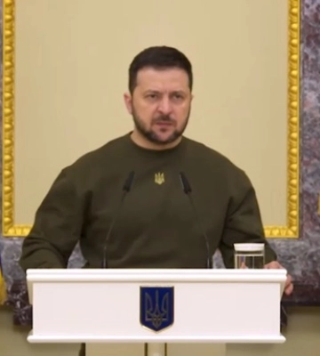 Зеленский: Для меня честь - провести день с ВСУ