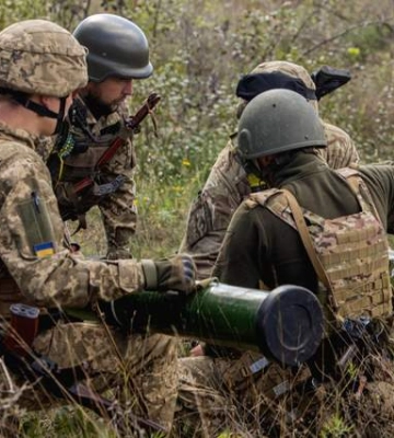 Російські військові ведуть наступ на трьох напрямках на Донбасі — Генштаб