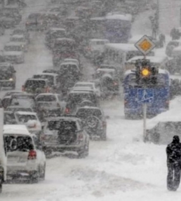 У Києві водіїв закликають не виїжджати без потреби
