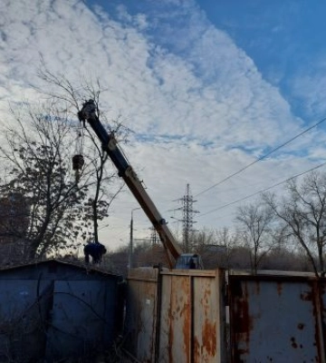 У Запоріжжі після скарг містян демонтували кіоск, в якому нелегально продавали алкоголь - фото