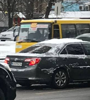 У Києві водіїв закликають не виїжджати без потреби