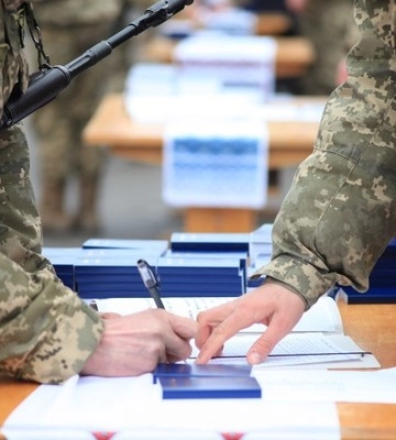 На Львівщині кличуть на військову службу за контрактом: які вигоди обіцяють