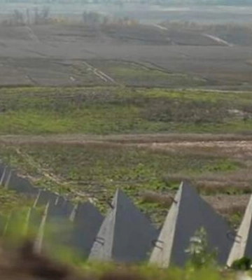 До Маріуполя прибув перший вантаж бетонних укріплень із Криму, - Андрющенко. ФОТО