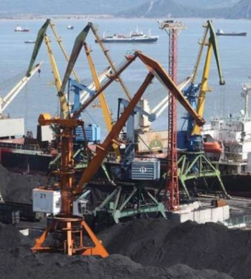 ЄС «дав задню»: морський експорт російського вугілля знову на максимумі