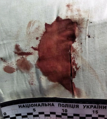 На Рівненщині поліцейські врятували чоловіка, який застряг на болотах. ФОТО