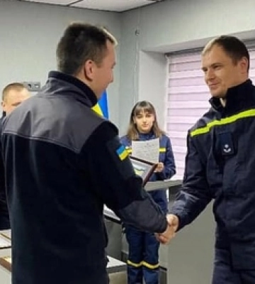Ковельським рятувальникам вручили нагороди за ліквідацію наслідків обстрілів міста