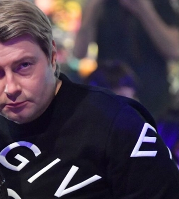 &quot;Располневший до неузнаваемости&quot; Басков не смог самостоятельно подняться на сцену. РосСМИ пишут о серьезных проблемах со&amp;hellip;