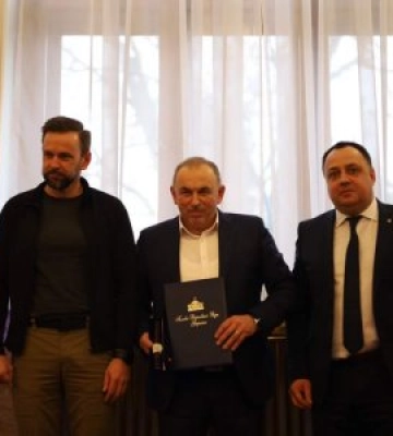 Верховна та обласна ради відзначили представників органів місцевого самоврядування Закарпаття