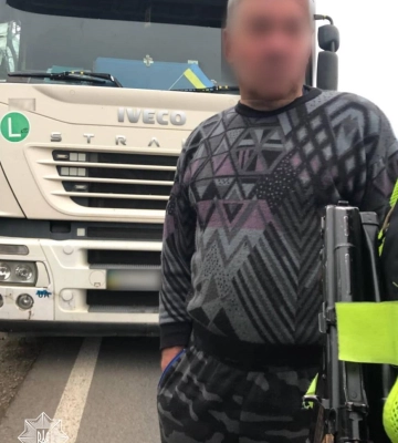 На Берегівщині нетверезий водій вантажівки пропонував патрульним хабар