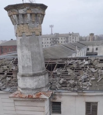 Війська РФ обстріляли СІЗО у Херсоні, є поранені