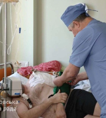 Унікальні операції проводять хірурги Дніпра, аби врятувати військових від ампутацій