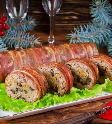 Мясной рулет на новогодний стол: безумно вкусный рецепт с секретом