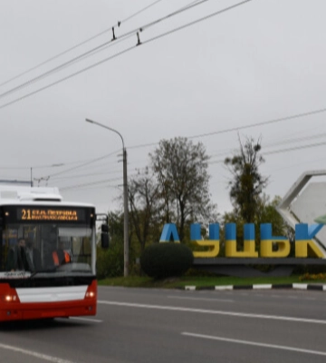 Через відключення світла у Луцьку курсуватиме менше тролейбусів: графік