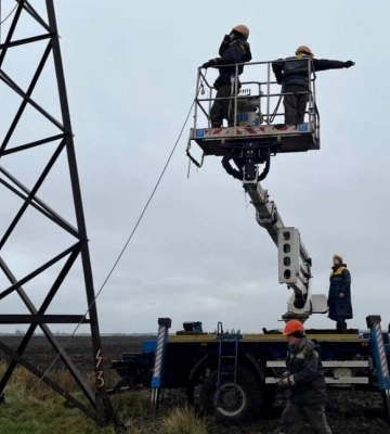 Одессе включают электричество, но сразу начались аварии из-за перегрузки