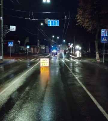 У Луцьку автівка збила двох пішоходів, вони у лікарні