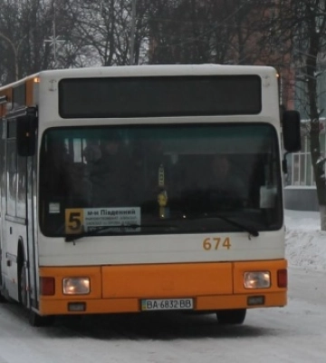 В Олександрії на Кіровоградщині міські автобуси не виїхали на маршрути