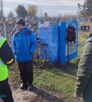 Прокурори виявили на деокупованій Миколаївщині тіла трьох мирних мешканців зі слідами тортур