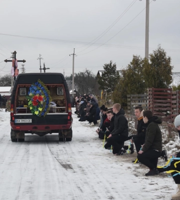 Клесівська громада попрощалася із воїном