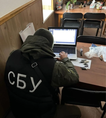 СБУ виявила в єпархіях УПЦ (МП) російські паспорти, «перепустки федеральних радників рф» та прапор «новоросії»