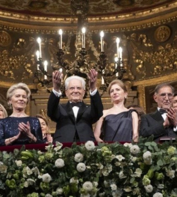 В Милане украинцы протестовали против российской оперы в театре La Scala: фото В Милане украинцы протестовали против российской оперы в театре La Scala: фото
