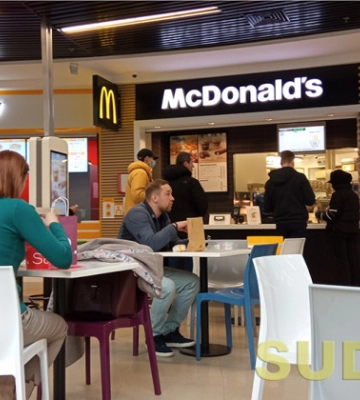 McDonald&#039;s відновив роботу на Хрещатику в Києві та додав у меню новий бургер