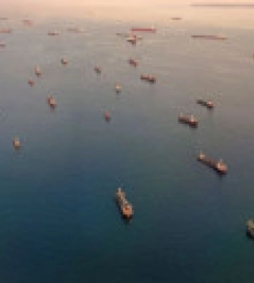 Турция собирается пропустить четыре нефтяных танкера через пролив после блокировки