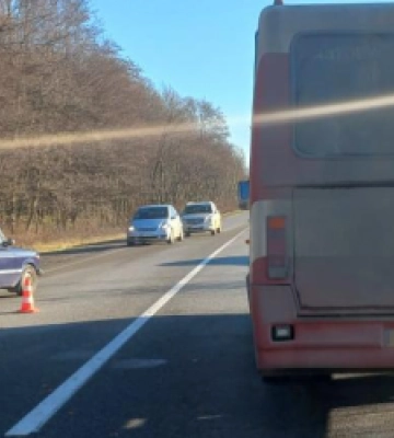 Неподалік Львова маршрутка збила пішохода