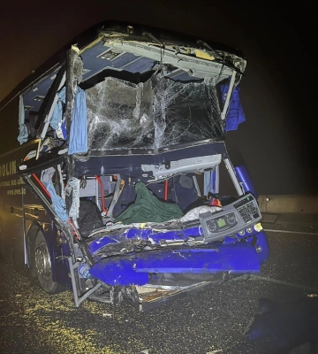 На Одещині зерновоз зіткнувся із рейсовим автобусом: загинув водій, п&#039;ятеро людей у лікарні