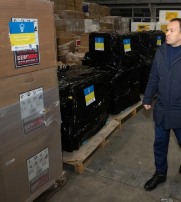 Генератори та теплові гармати: до столиці приїхала гуманітарна допомога від Риги
