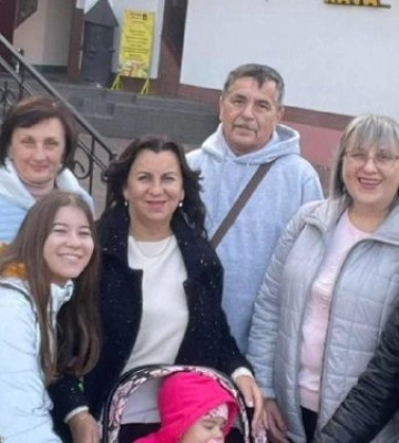 «Вони для мене - сім’я»: лучанка надала будинок для переселенців