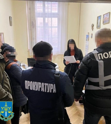 У Львові затримала лікарку, яка вимагала гроші від військового ЗСУ за довідку, - ФОТО