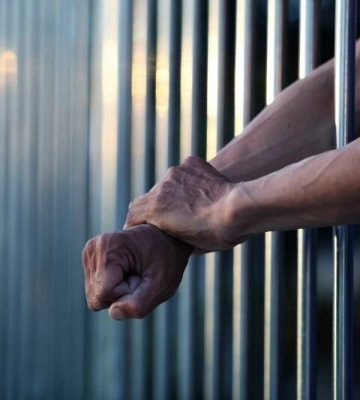 На Львівщині роками ґвалтував прийомну доньку брата