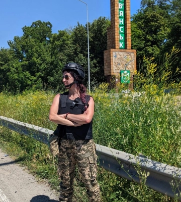 «Завжди себе картала, що роблю замало»: журналістка із Луцька їздить на фронт та допомагає бійцям