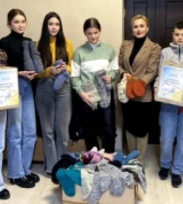 «Шкарпетки для перемоги»: школярі з Дубна долучилися до благодійного марафону